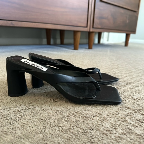 Chic Black Women's Sandals - Picture 3 of 3
